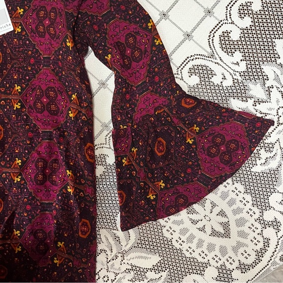 NWT love riche long sleeve ruffle mini dress with back cut out size medium - Picture 5 of 8